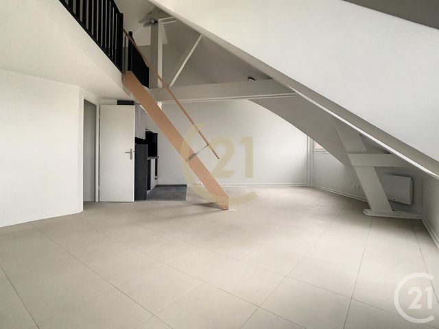 Studio à louer - 1 pièce - 35.81 m2 - LONGJUMEAU - 91 - ILE-DE-FRANCE - Century 21 Plein Centre