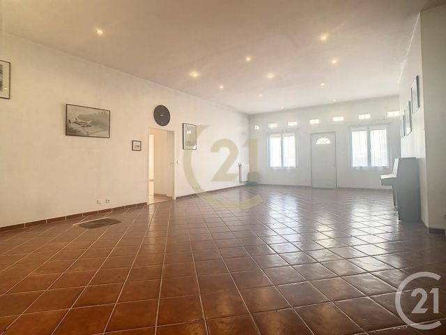 Afficher la photo en grand commerce à vendre - 189.94 m2 - LONGJUMEAU - 91 - ILE-DE-FRANCE - Century 21 Plein Centre